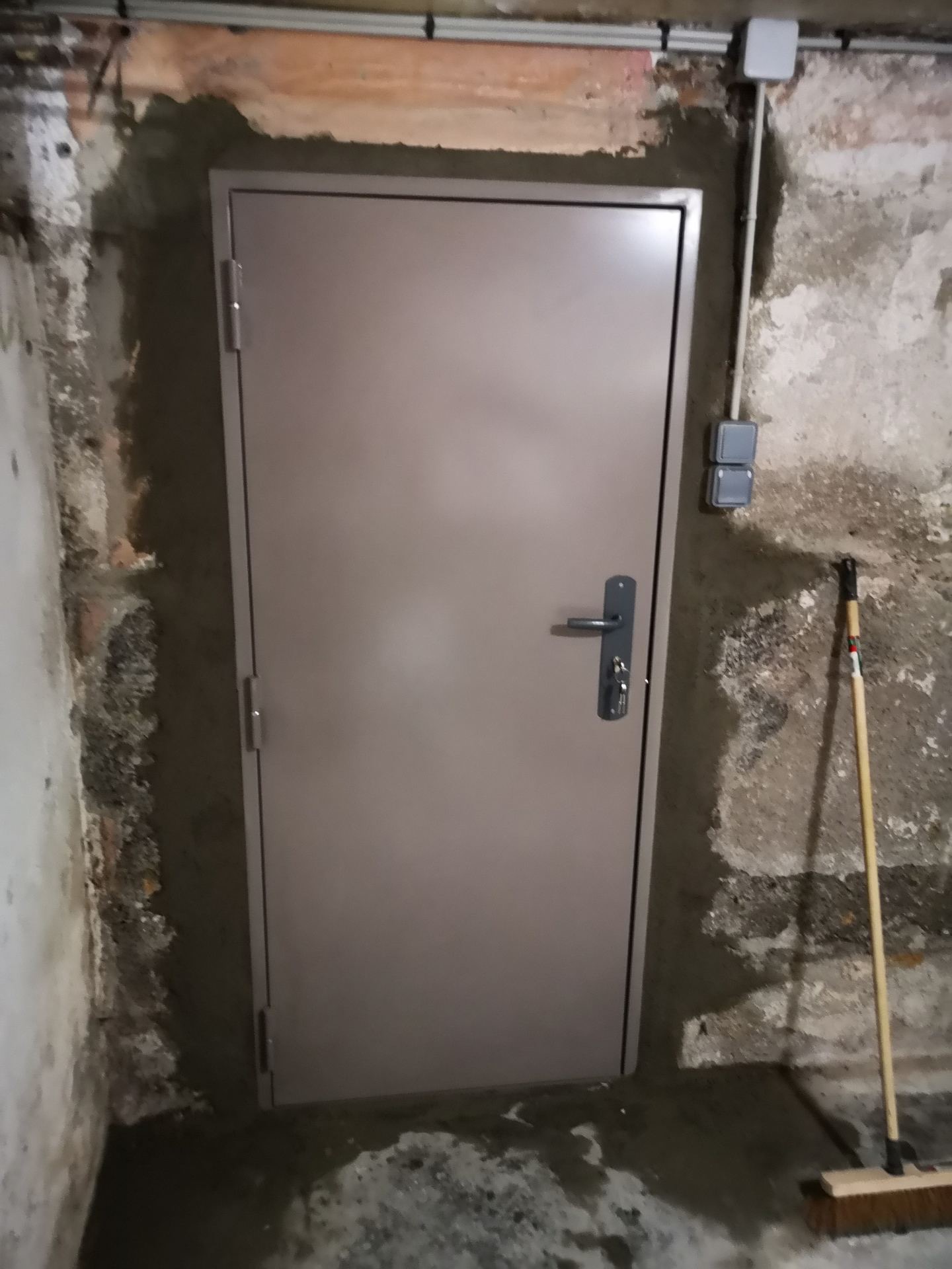 BLOC PORTE CAVE