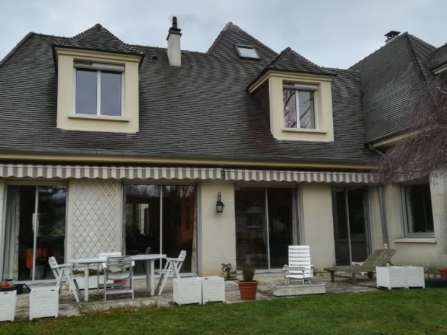 Pose de menuiserie aluminium avec volet monobloc solaire (1)