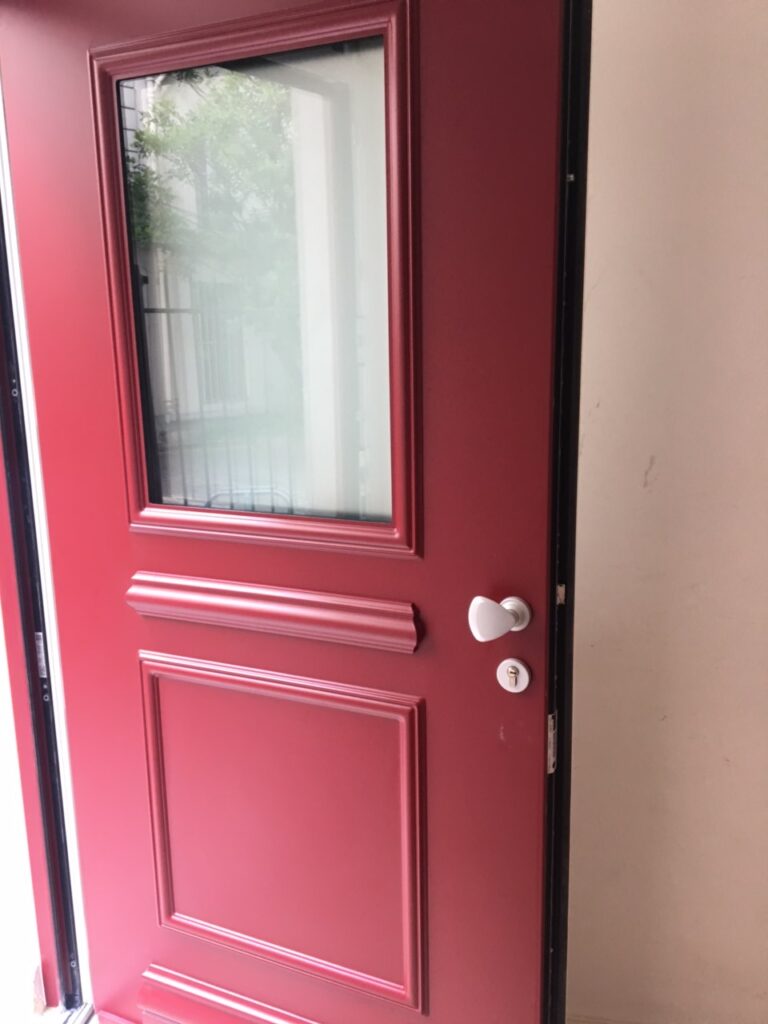 Porte entrée avec interphone (2)