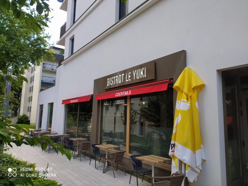STORE BANNE RESTAURANT (1)