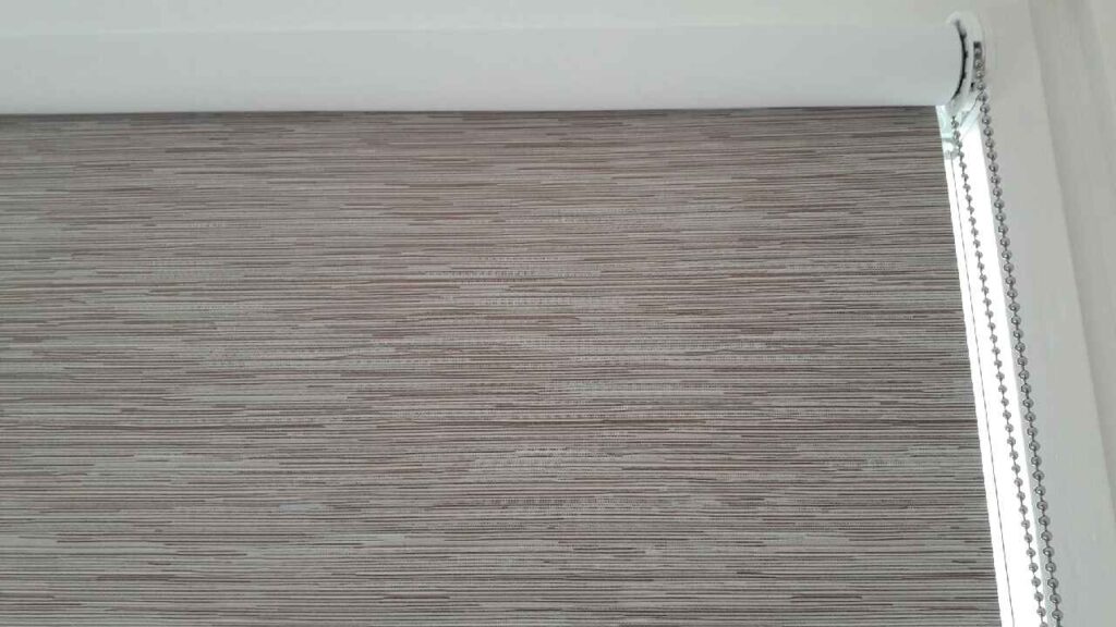 store rouleau opaque (2)