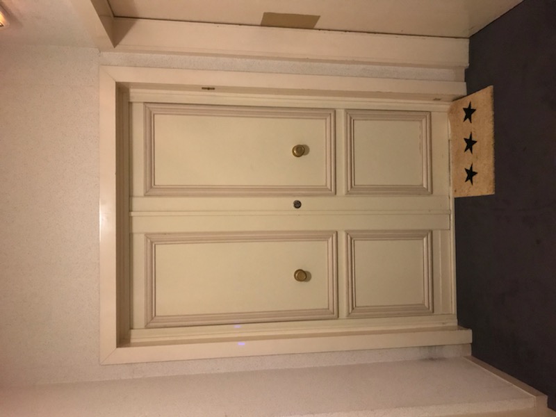 Fourniture et pose d'une Porte blindée 2 vantaux avec reprise des anciennes moulures