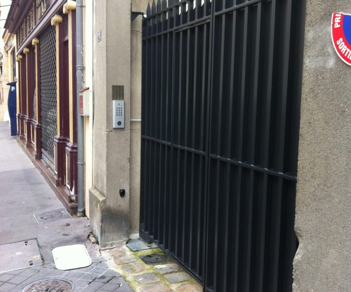 Motorisation d'un portail en fer (1)