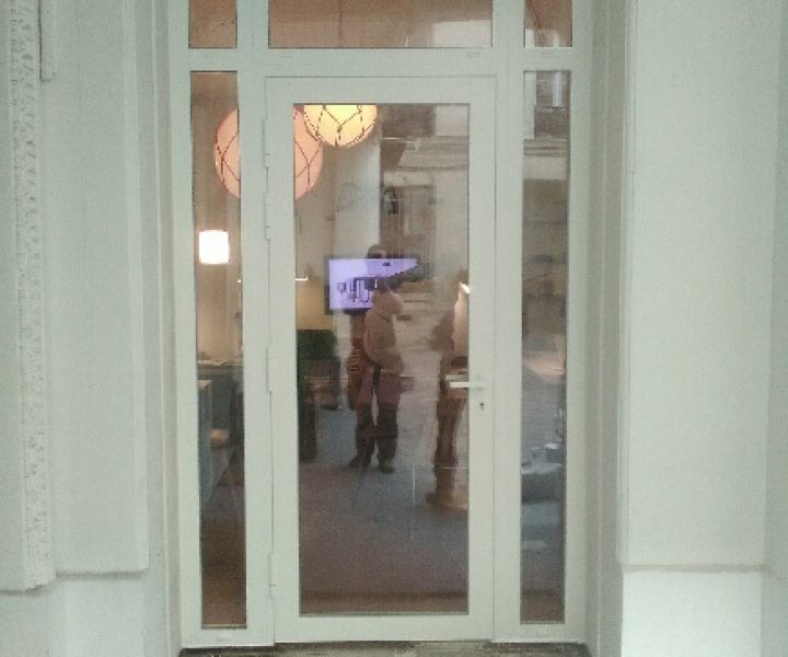 PORTE MAGASIN