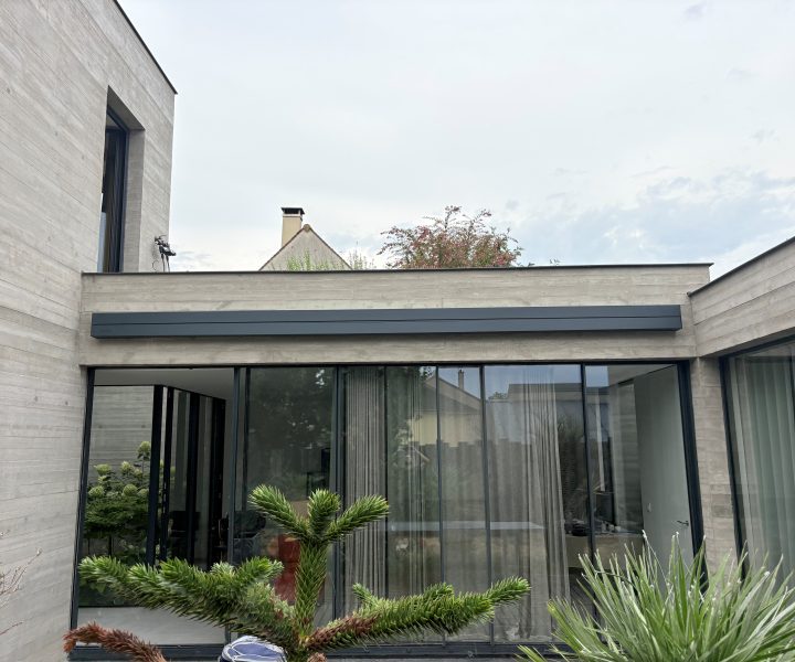 Store banne coffre  Brustor Maison d'arictecte - Houilles 78