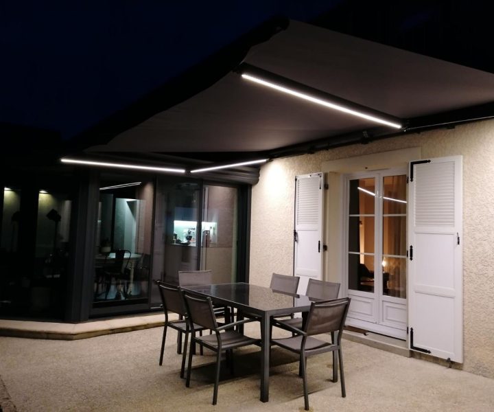 Stores banne avec elclairage LEDS dans les bras (1)